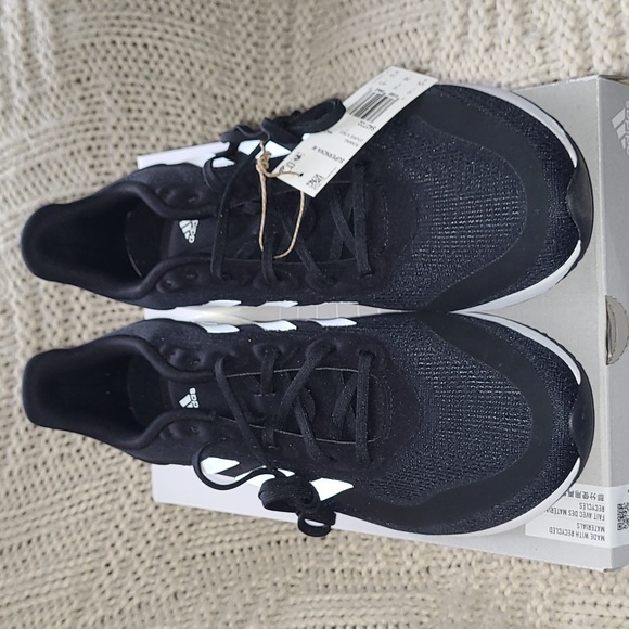 Brand New Mens Supernova shoes - Picture 2 of 4